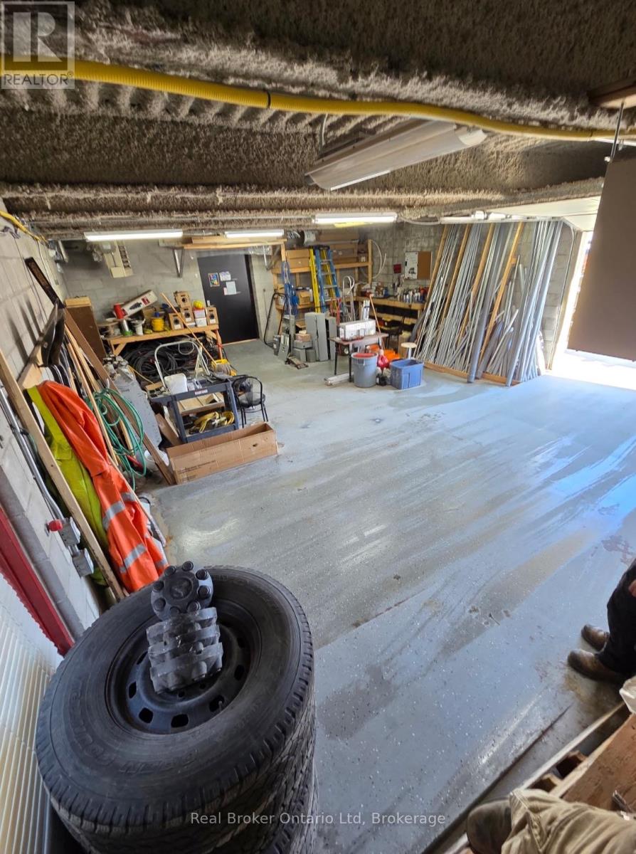 200 - 90 Anne Street, Barrie (0 North), Ontario  L4N 2E3 - Photo 7 - S12956344