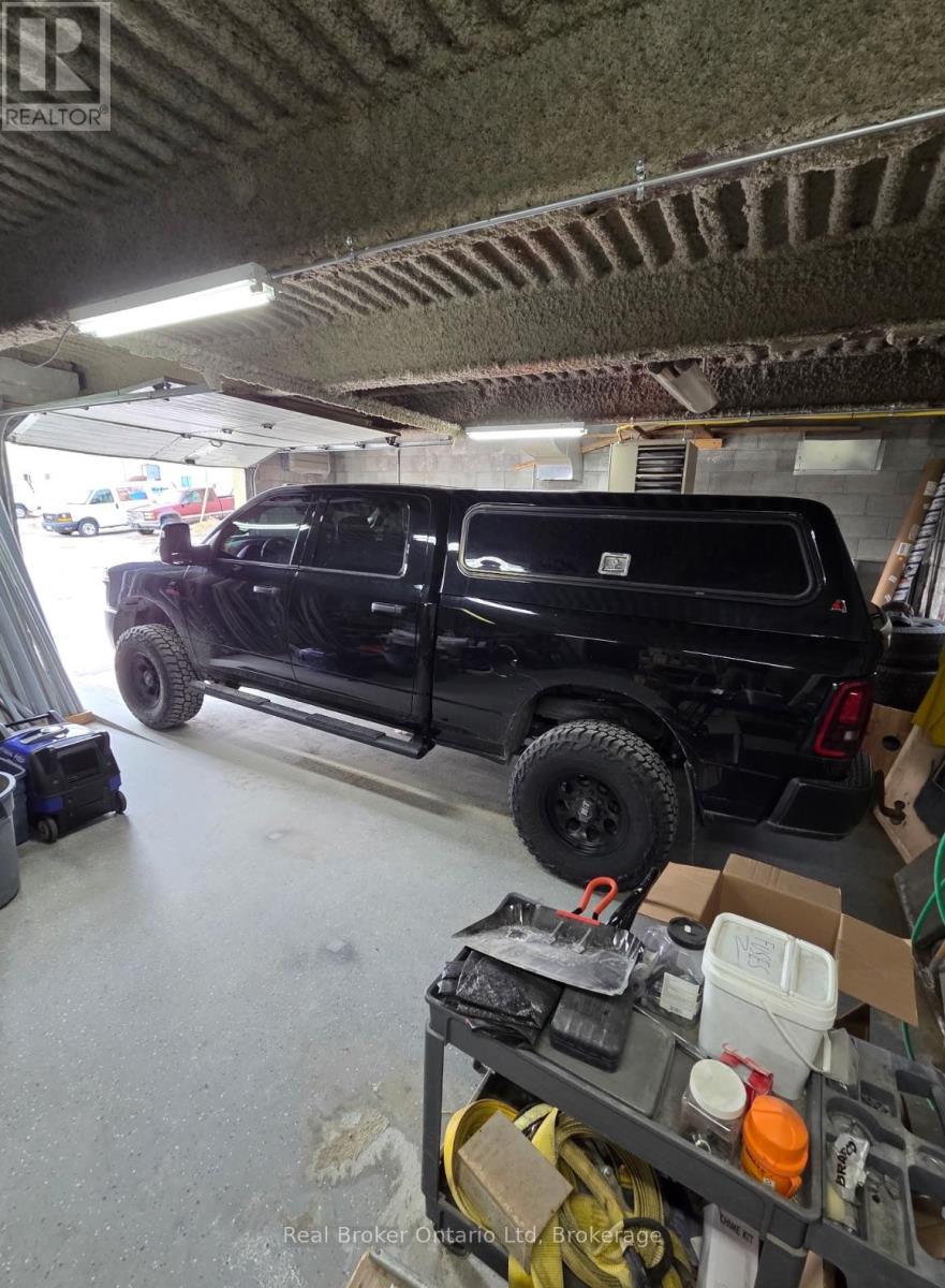 200 - 90 Anne Street, Barrie (0 North), Ontario  L4N 2E3 - Photo 9 - S12956344