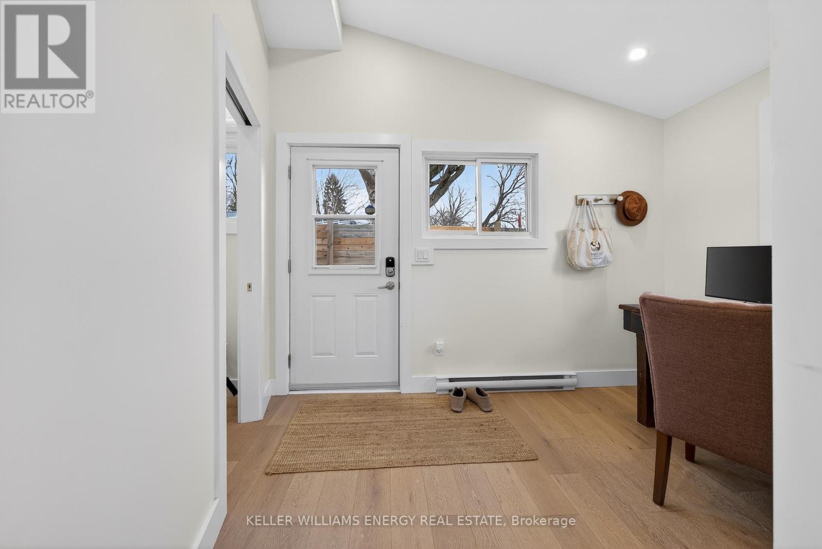 1071c Lakeside Drive, Prince Edward County, Ontario  K0K 1T0 - Photo 21 - X12956334