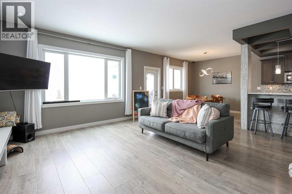 112 Eastpointe Drive, Blackfalds, Alberta  T4M 0B1 - Photo 6 - A2298776