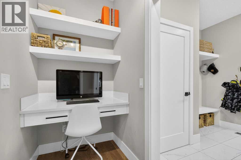 105 Westpoint Way SW, Calgary, Alberta  T3H 2A5 - Photo 16 - A2295884