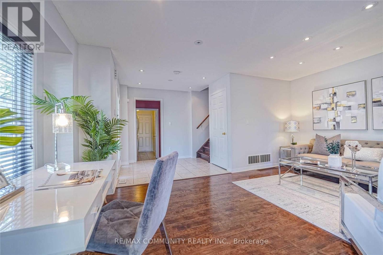 1 Burnsborough Street, Ajax, Ontario  L1S 0A7 - Photo 7 - E12956342