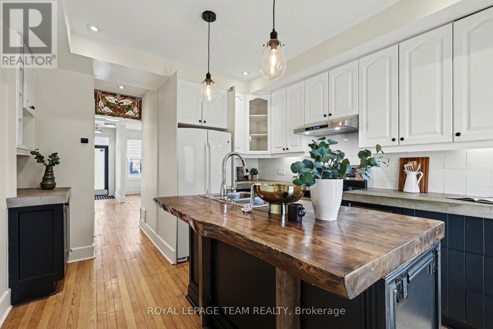 236 Emond Street, Ottawa, Ontario  K1L 7R8 - Photo 9 - X12956338