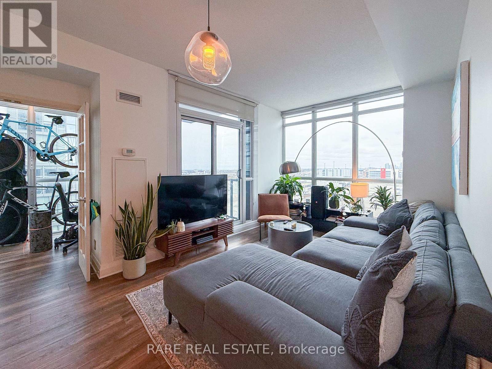 804 - 1185 THE QUEENSWAY, Toronto, Ontario