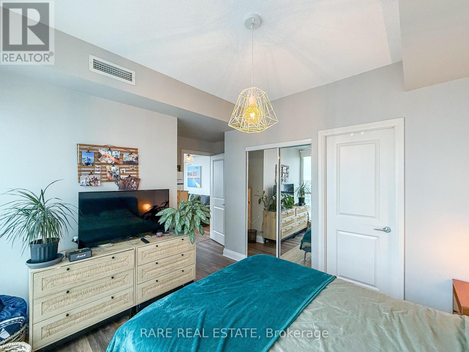 804 - 1185 The Queensway, Toronto, Ontario  M8Z 0C6 - Photo 8 - W12956324