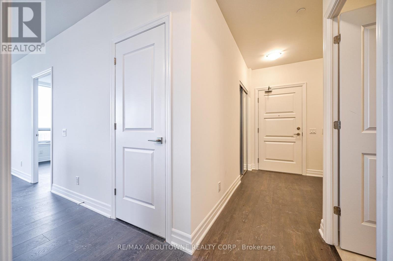 2604 - 36 Elm Drive W, Mississauga, Ontario  L5B 1L9 - Photo 13 - W12956328