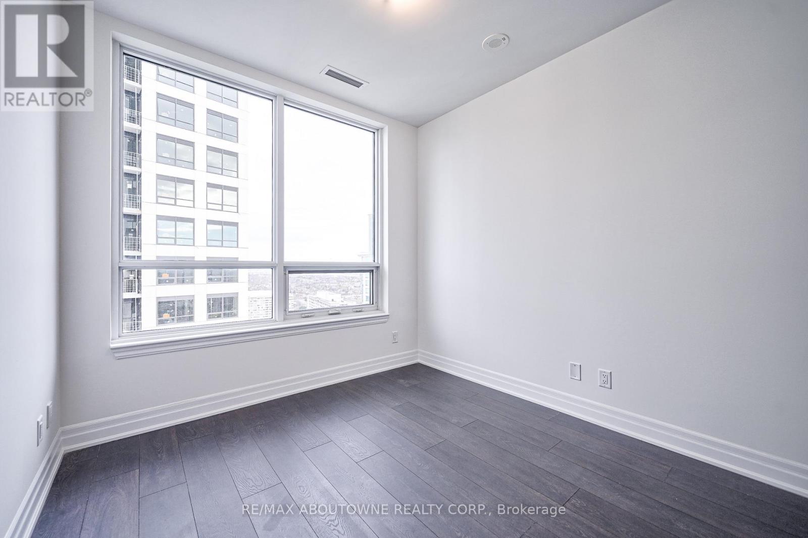 2604 - 36 Elm Drive W, Mississauga, Ontario  L5B 1L9 - Photo 16 - W12956328