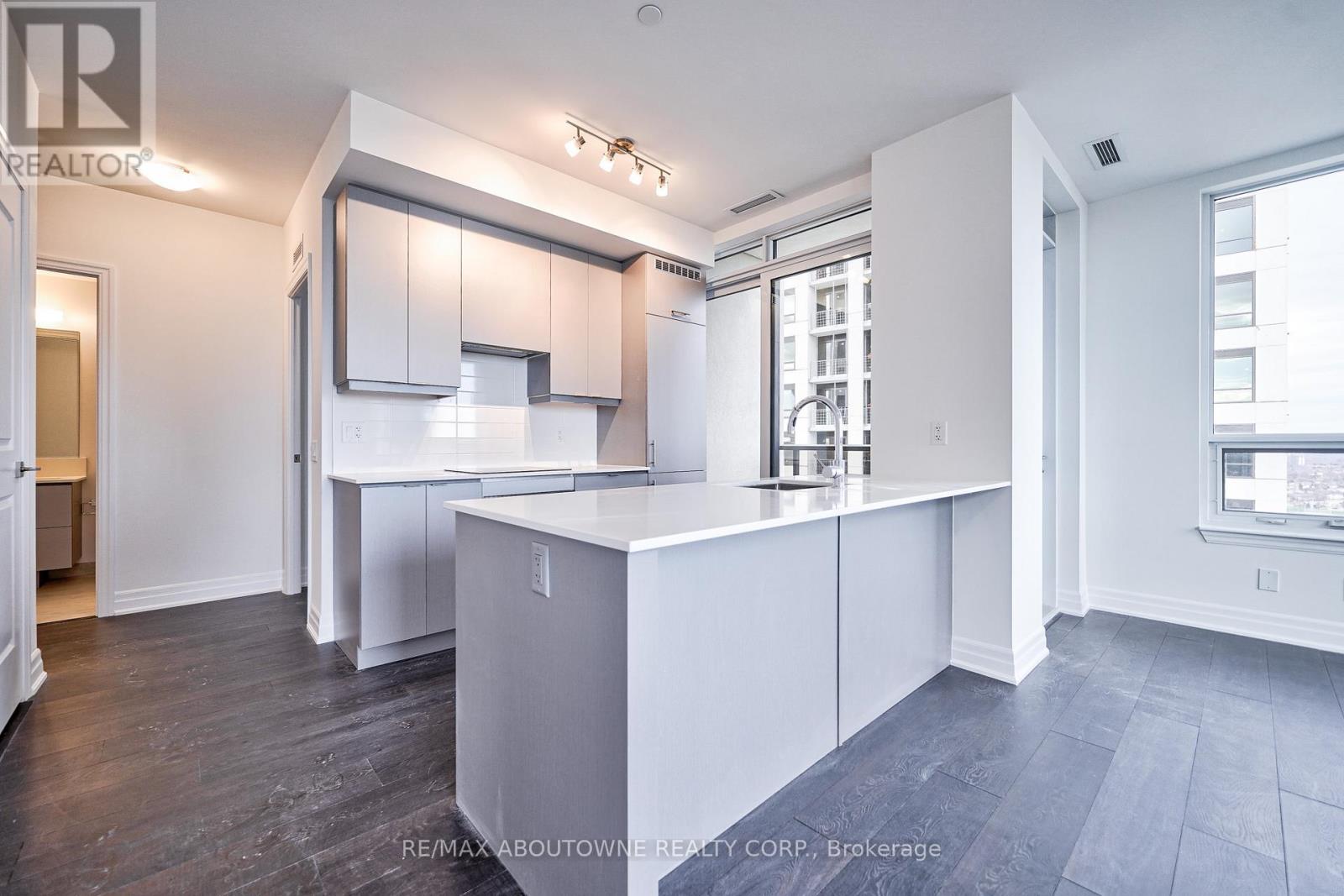 2604 - 36 Elm Drive W, Mississauga, Ontario  L5B 1L9 - Photo 20 - W12956328