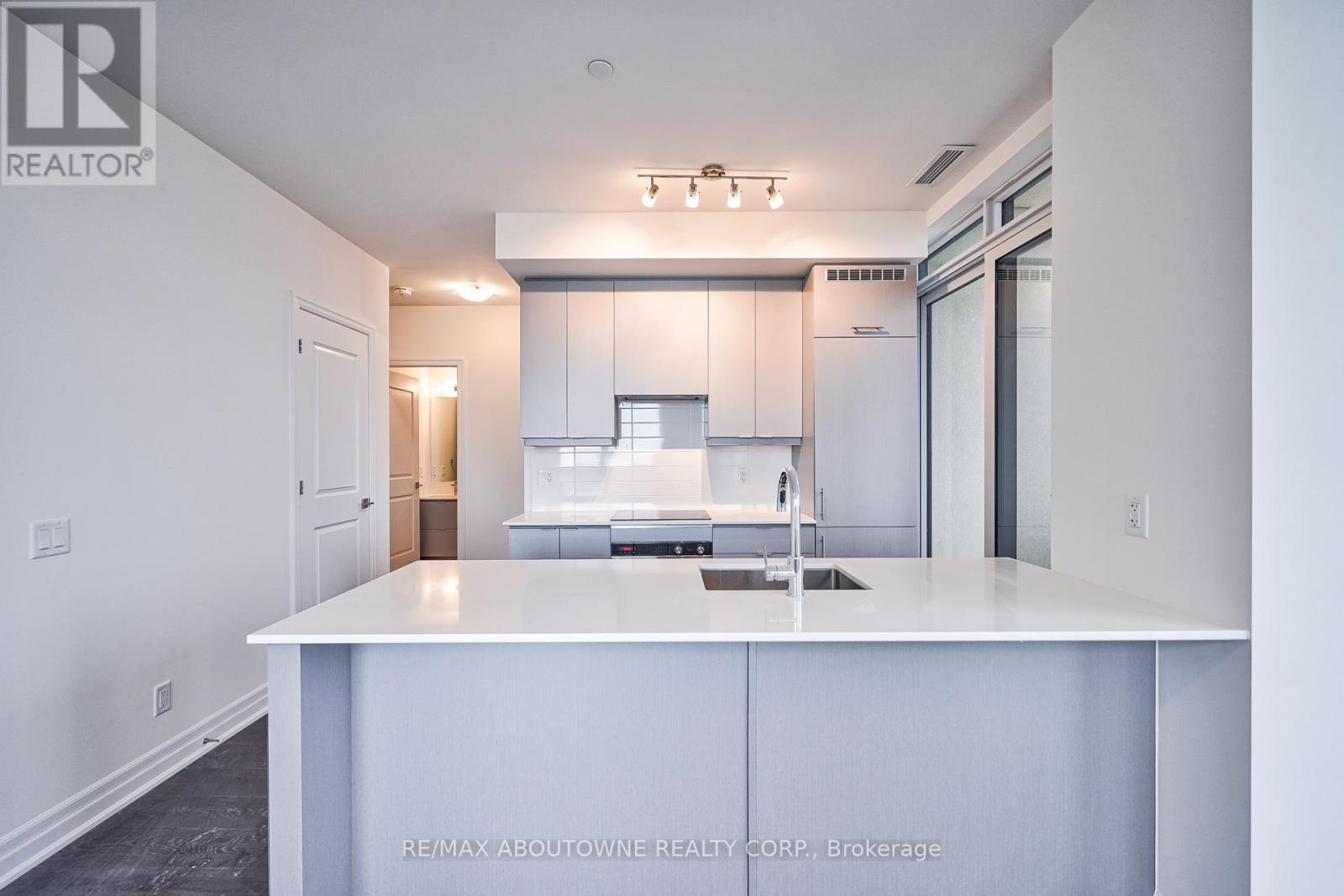 2604 - 36 Elm Drive W, Mississauga, Ontario  L5B 1L9 - Photo 21 - W12956328