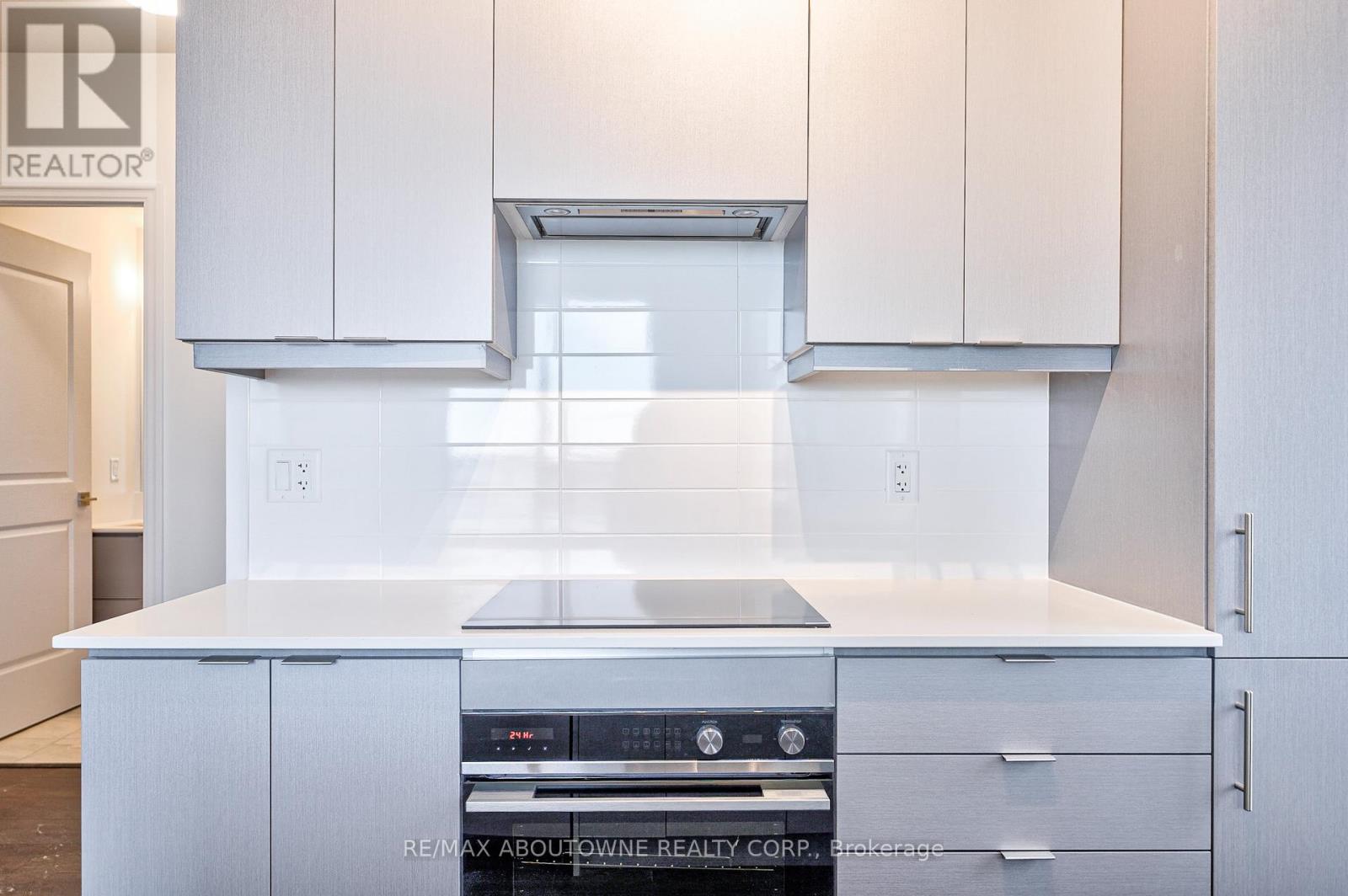 2604 - 36 Elm Drive W, Mississauga, Ontario  L5B 1L9 - Photo 23 - W12956328