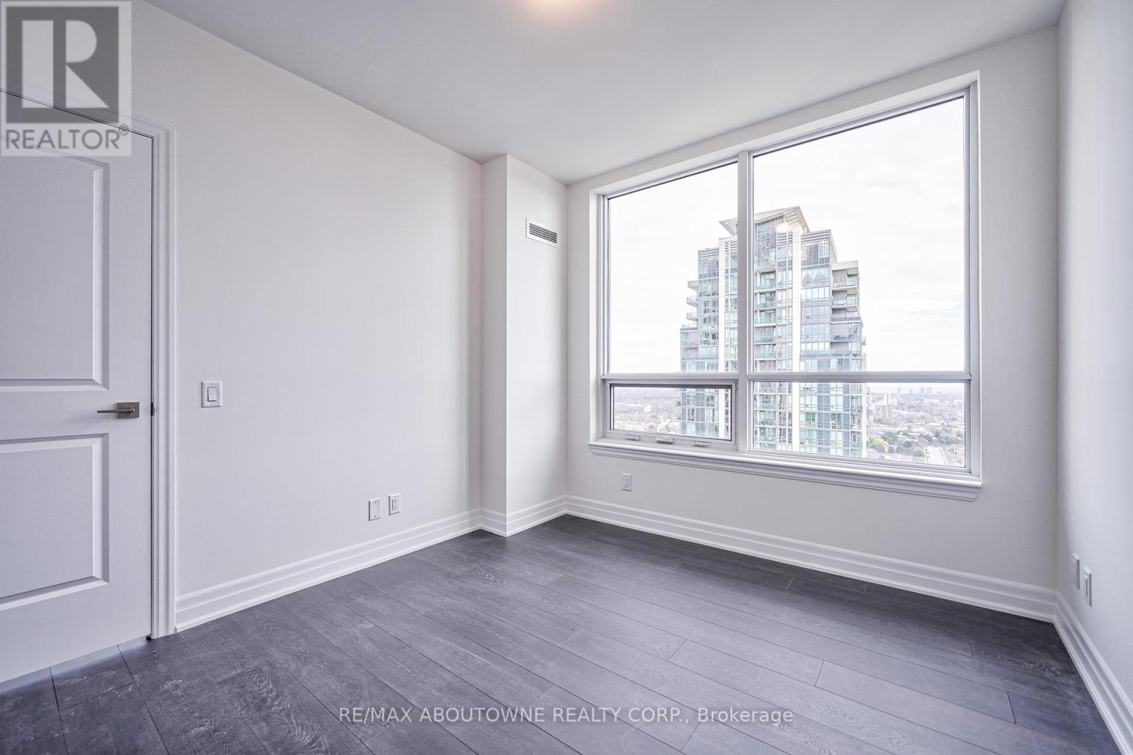 2604 - 36 Elm Drive W, Mississauga, Ontario  L5B 1L9 - Photo 33 - W12956328