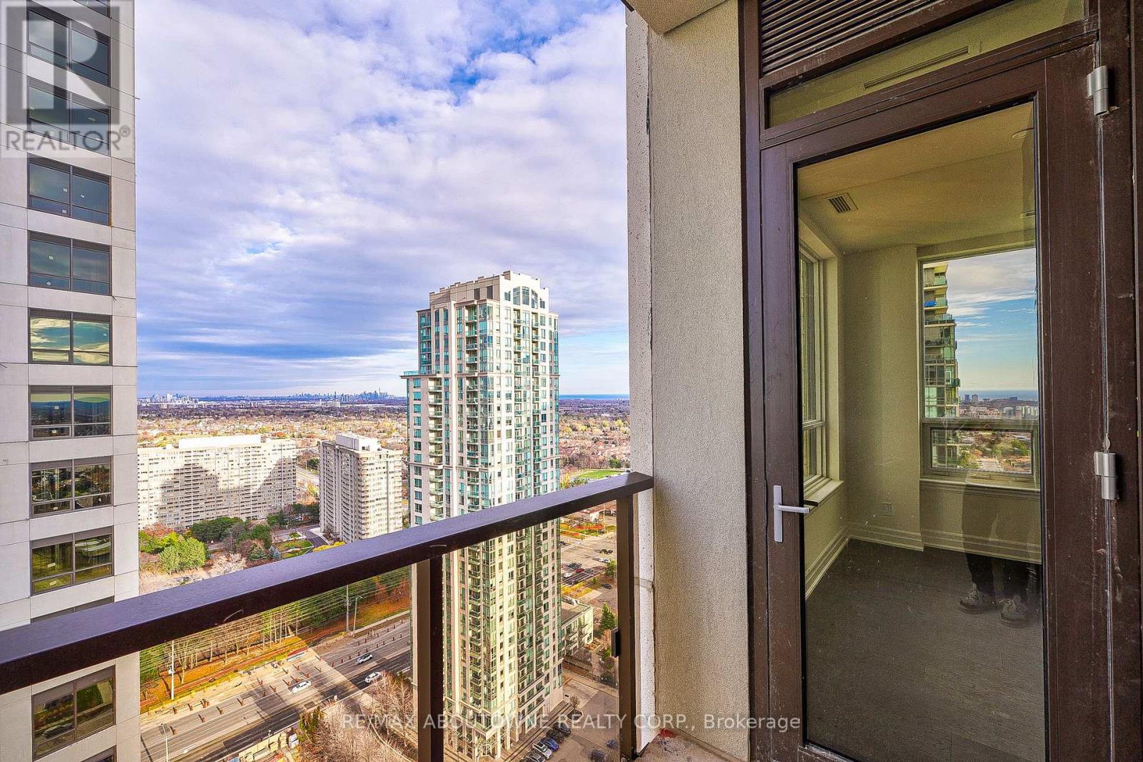 2604 - 36 Elm Drive W, Mississauga, Ontario  L5B 1L9 - Photo 38 - W12956328