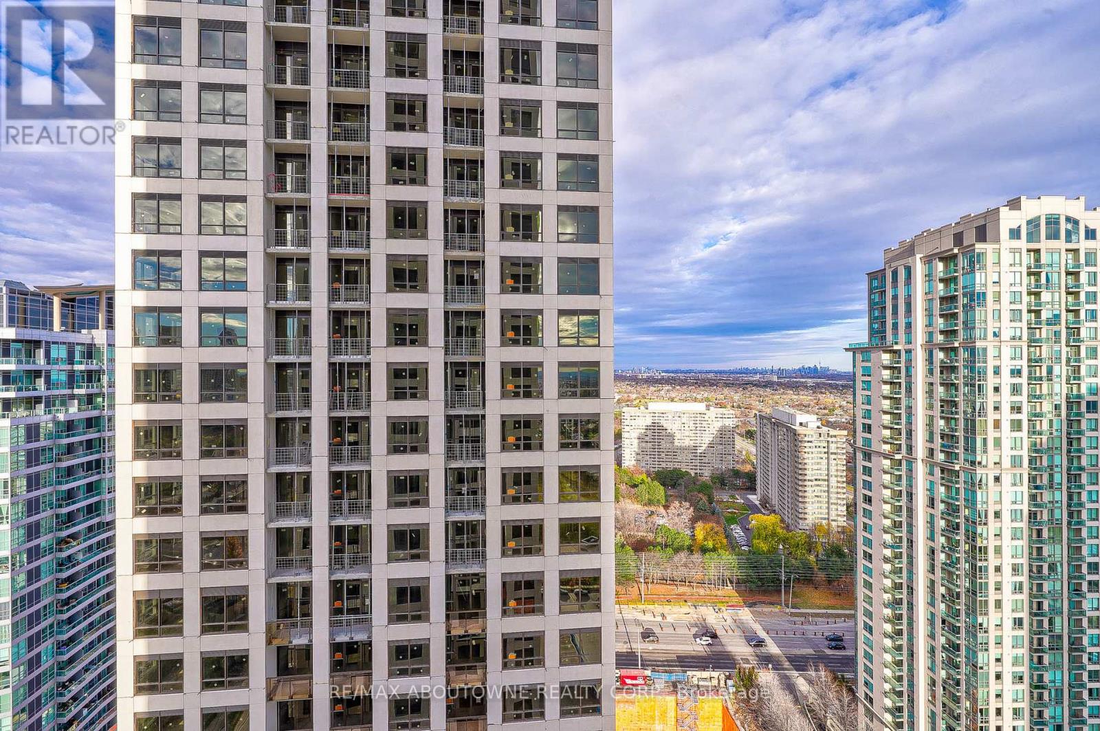 2604 - 36 Elm Drive W, Mississauga, Ontario  L5B 1L9 - Photo 40 - W12956328