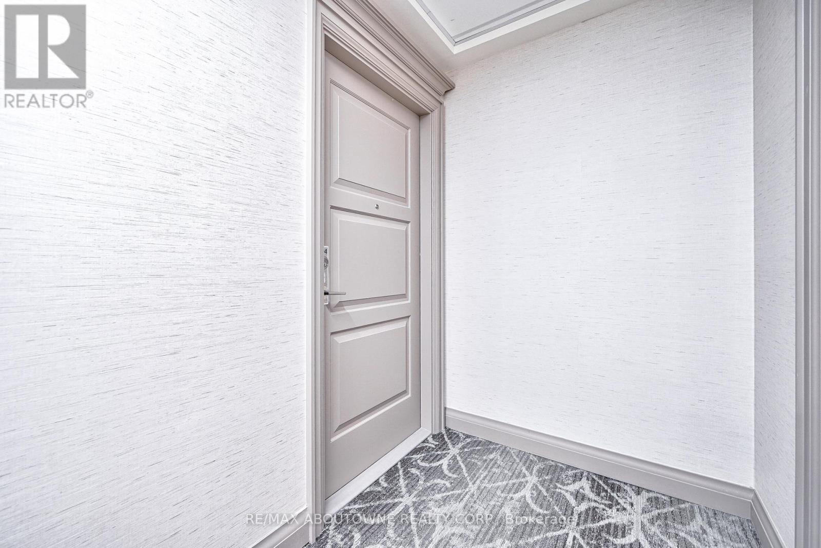 2604 - 36 Elm Drive W, Mississauga, Ontario  L5B 1L9 - Photo 5 - W12956328