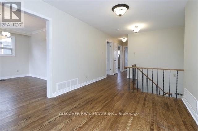 Main Floor Only - 525 Cullen Avenue, Mississauga, Ontario  L5B 2M8 - Photo 11 - W12956336