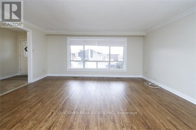 Main Floor Only - 525 Cullen Avenue, Mississauga, Ontario  L5B 2M8 - Photo 8 - W12956336