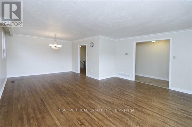 Main Floor Only - 525 Cullen Avenue, Mississauga, Ontario  L5B 2M8 - Photo 9 - W12956336