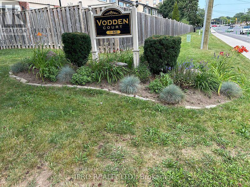 52 VODDEN COURT, Brampton, Ontario