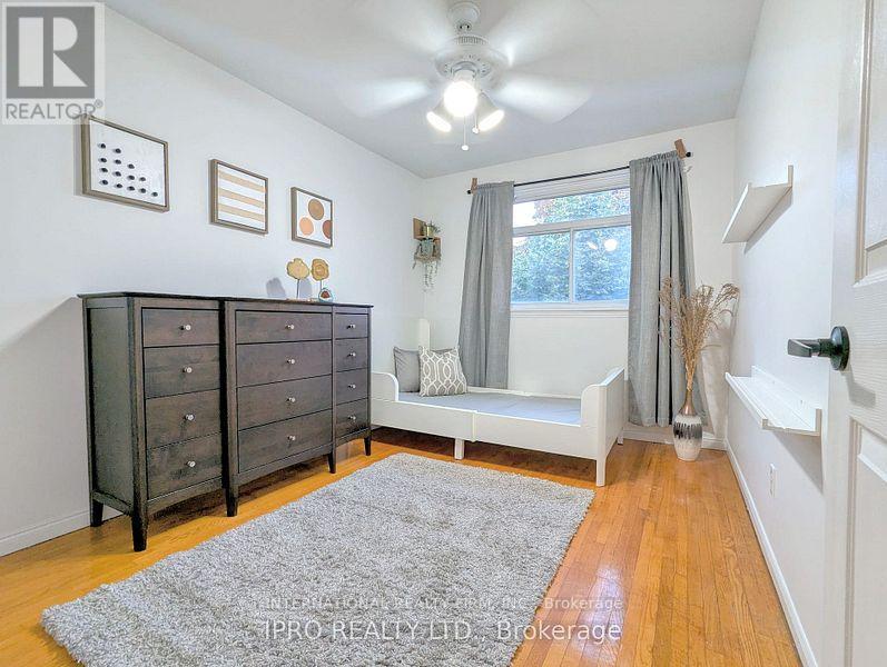 52 Vodden Court, Brampton, Ontario  L6V 2V7 - Photo 16 - W12956340