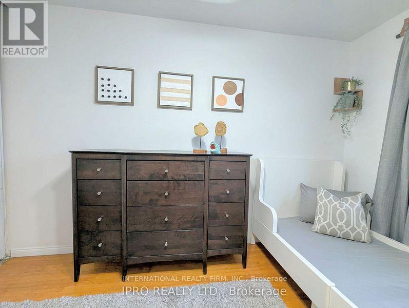 52 Vodden Court, Brampton, Ontario  L6V 2V7 - Photo 18 - W12956340