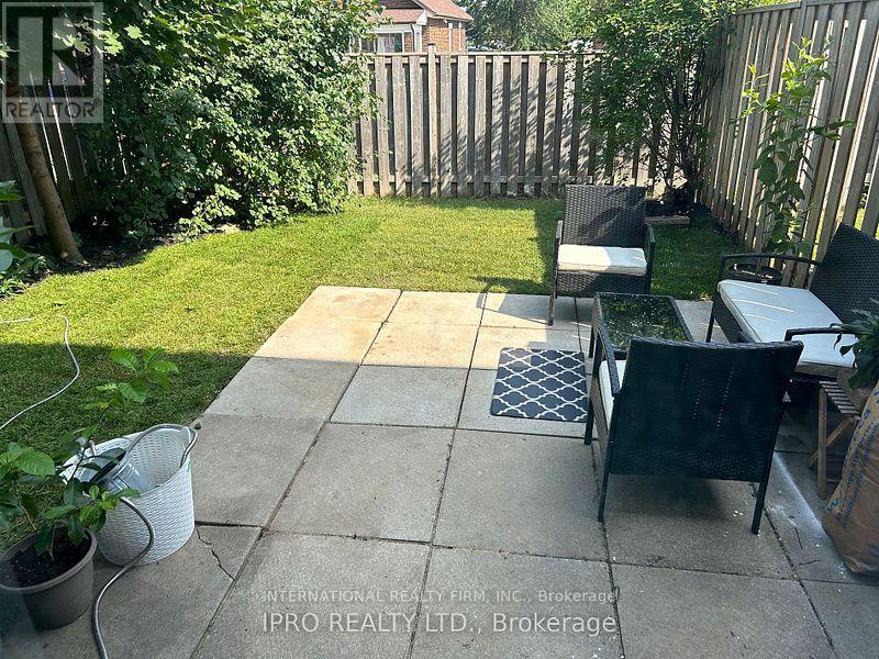 52 Vodden Court, Brampton, Ontario  L6V 2V7 - Photo 25 - W12956340