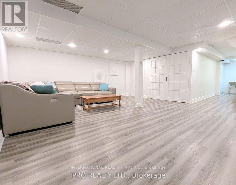 52 Vodden Court, Brampton, Ontario  L6V 2V7 - Photo 27 - W12956340