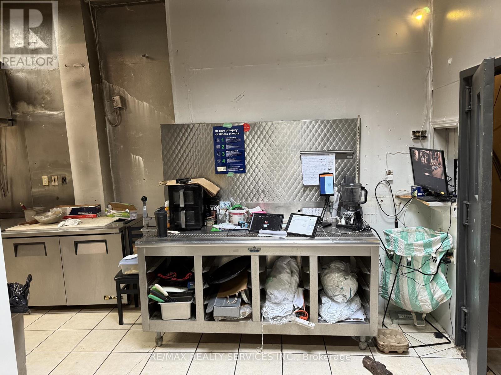 411 Dundas Street, Woodstock, Ontario  N4S 1B8 - Photo 12 - X12956354