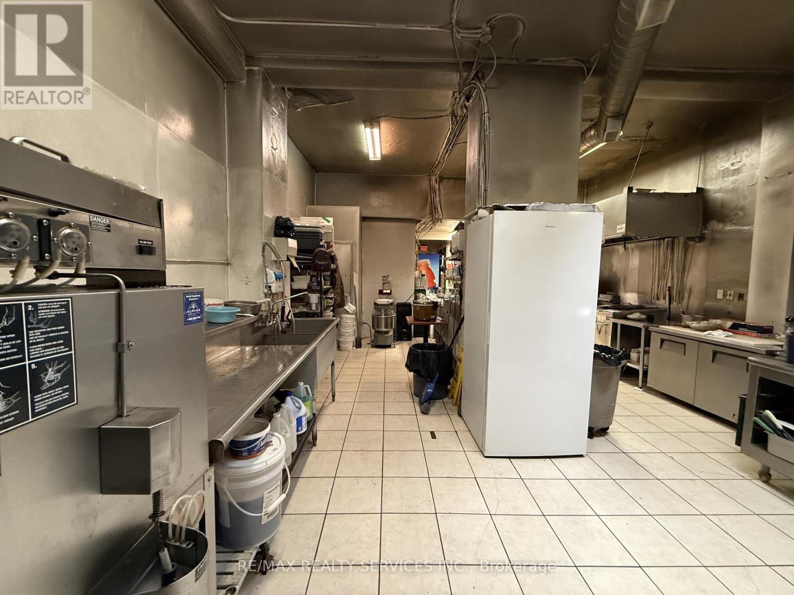 411 Dundas Street, Woodstock, Ontario  N4S 1B8 - Photo 21 - X12956354