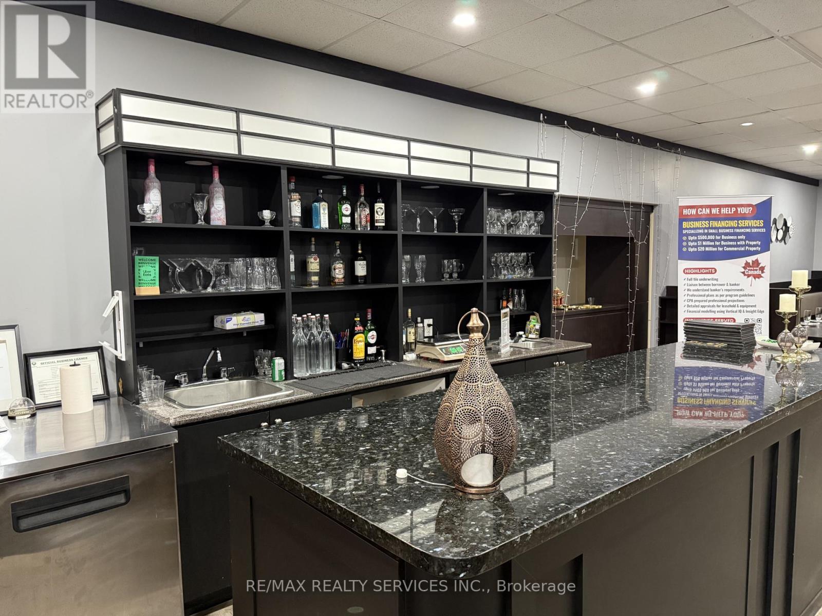 411 Dundas Street, Woodstock, Ontario  N4S 1B8 - Photo 4 - X12956354