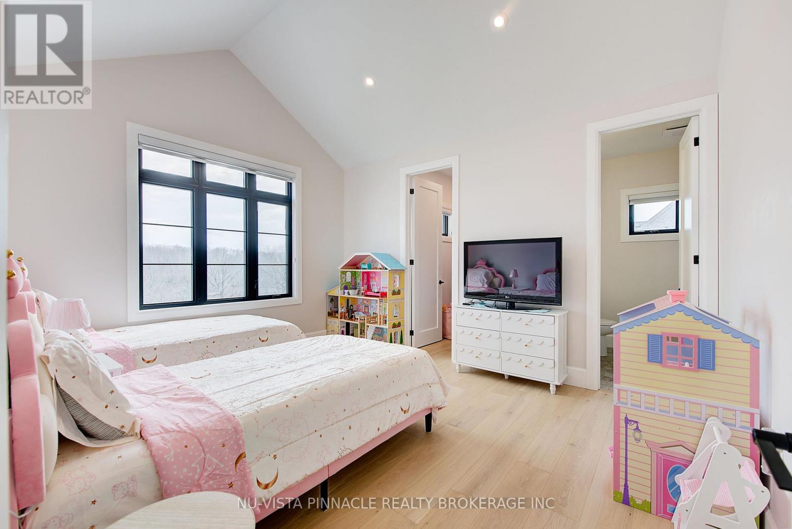 564 Creekview Chase, London North, Ontario  N6G 3X8 - Photo 34 - X12955388