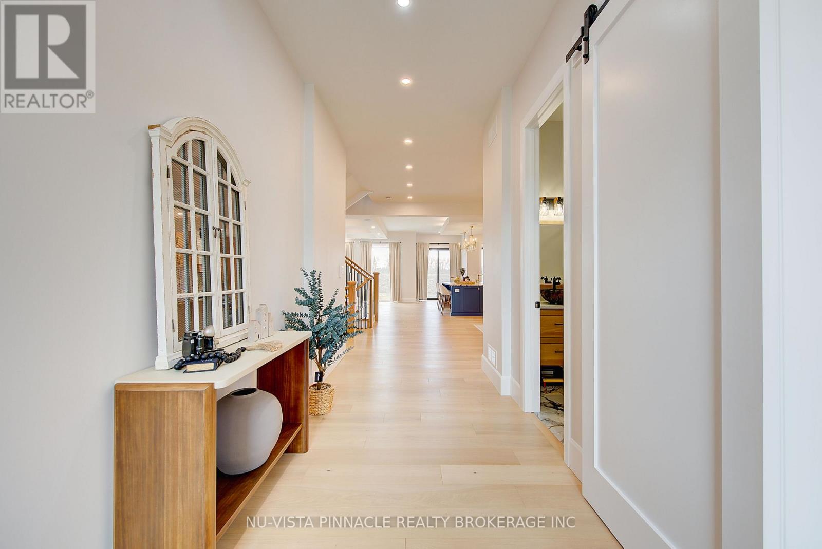 564 Creekview Chase, London North, Ontario  N6G 3X8 - Photo 6 - X12955388