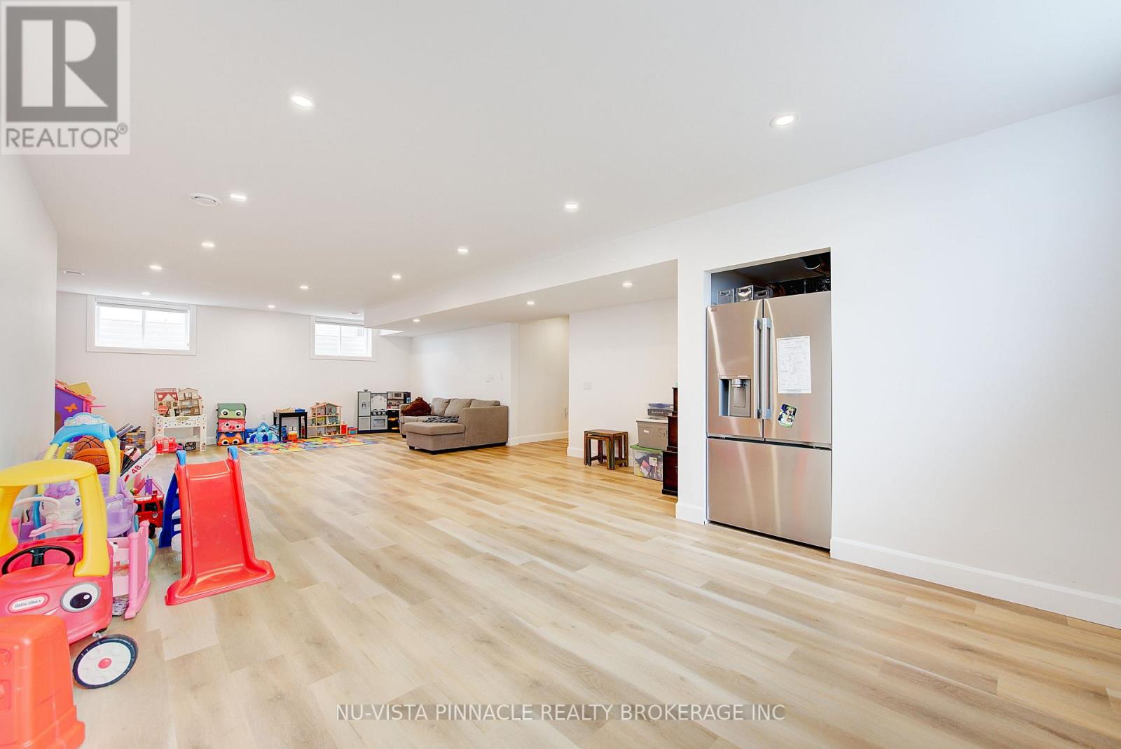 564 Creekview Chase, London North, Ontario  N6G 3X8 - Photo 41 - X12955388