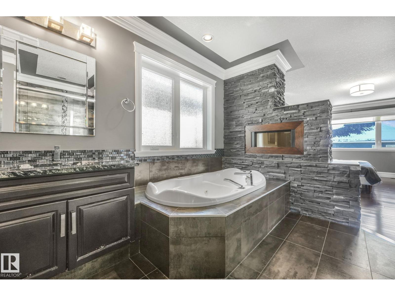 1360 Cunningham Dr Sw, Edmonton, Alberta  T6W 2R6 - Photo 26 - E4480070