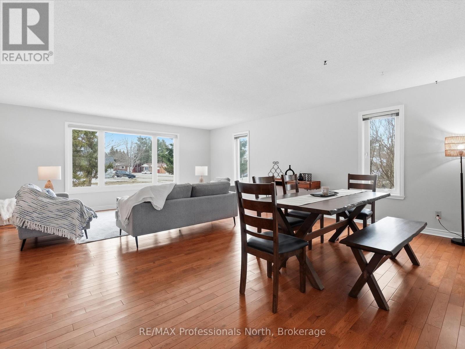 1 Glendale Road, Bracebridge, Ontario  P1L 1B3 - Photo 4 - X12956360