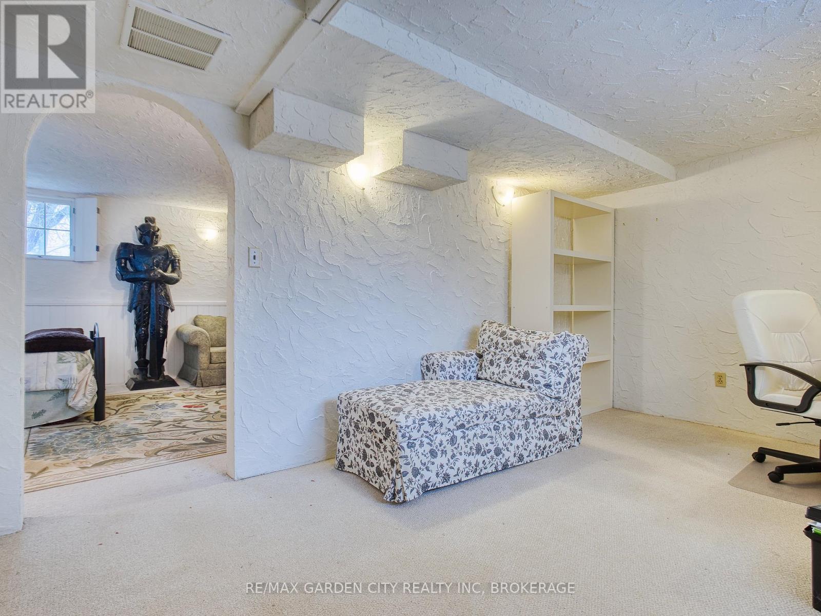 102 Meredith Drive, St. Catharines, Ontario  L2M 6C7 - Photo 25 - X12956364