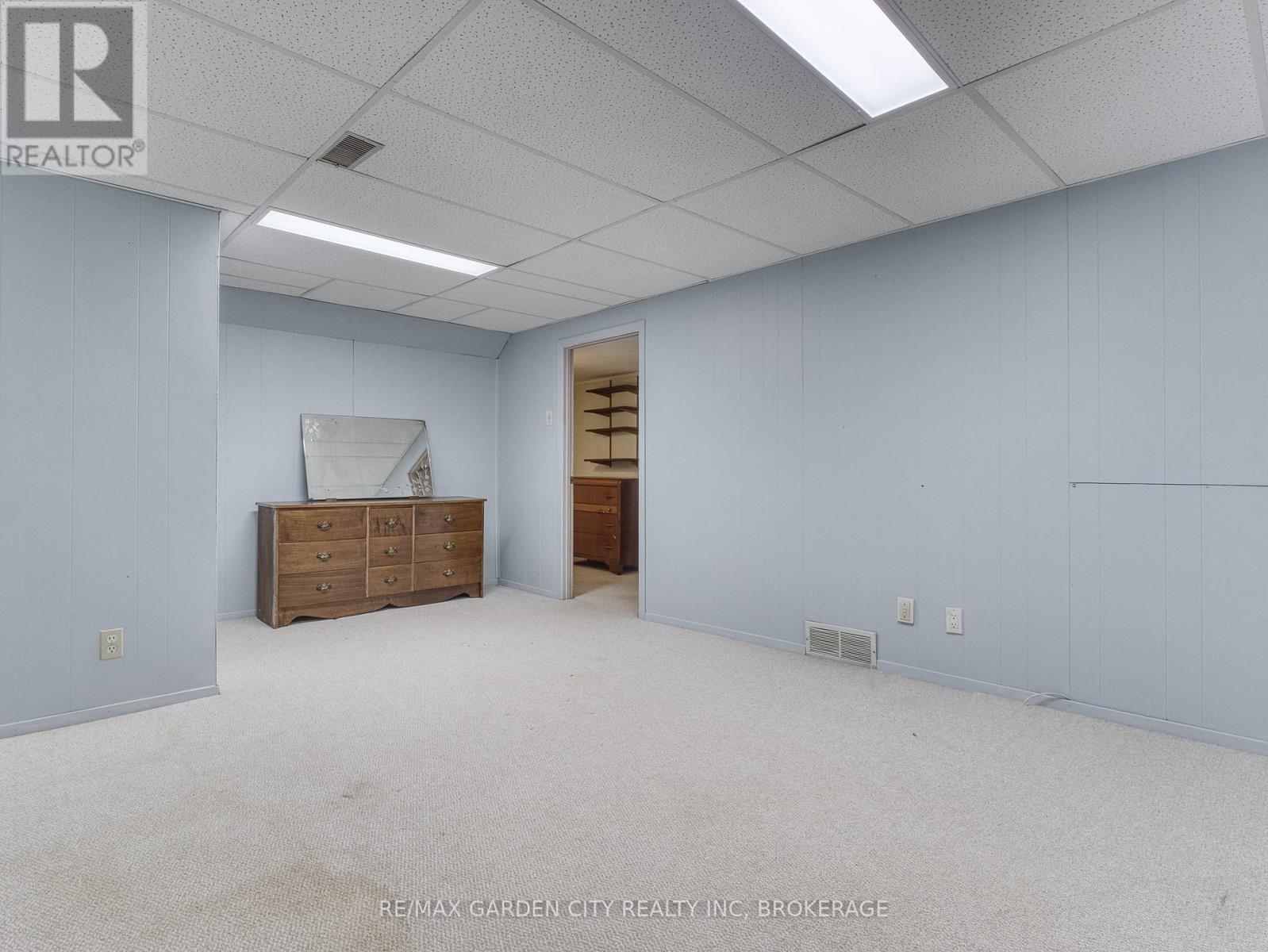 102 Meredith Drive, St. Catharines, Ontario  L2M 6C7 - Photo 30 - X12956364