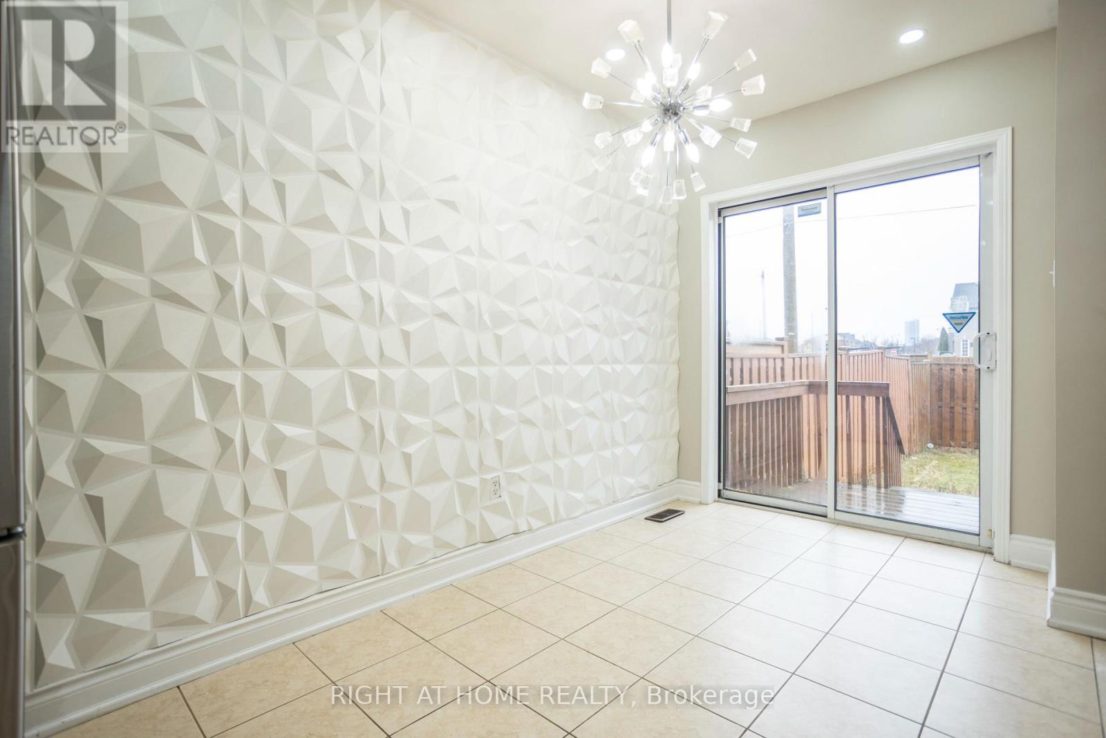 4 Wicklow Road, Brampton, Ontario  L6X 0J7 - Photo 10 - W12956368