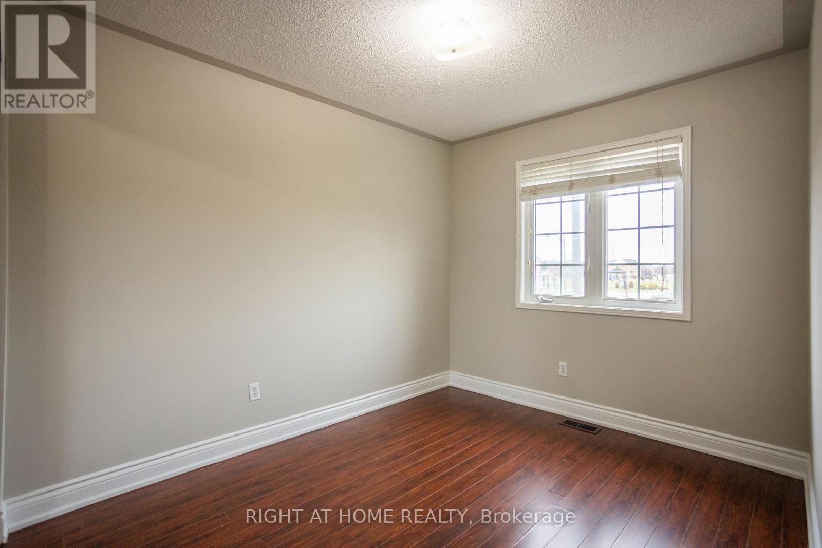 4 Wicklow Road, Brampton, Ontario  L6X 0J7 - Photo 17 - W12956368