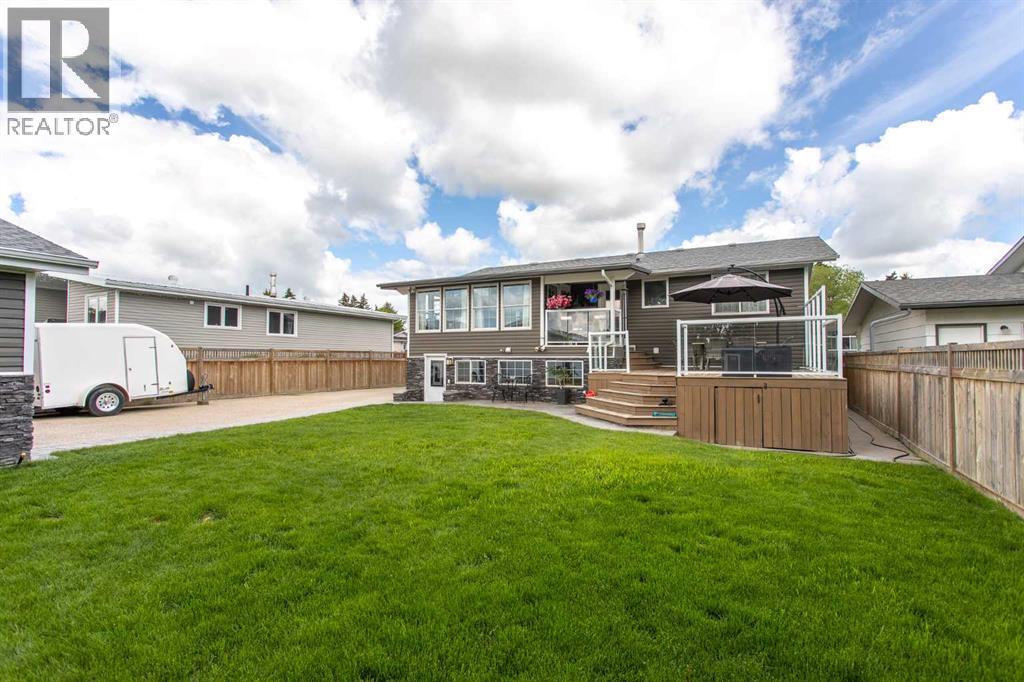 37 Northstar Drive, Lacombe, Alberta  T4L 1R7 - Photo 2 - A2296392