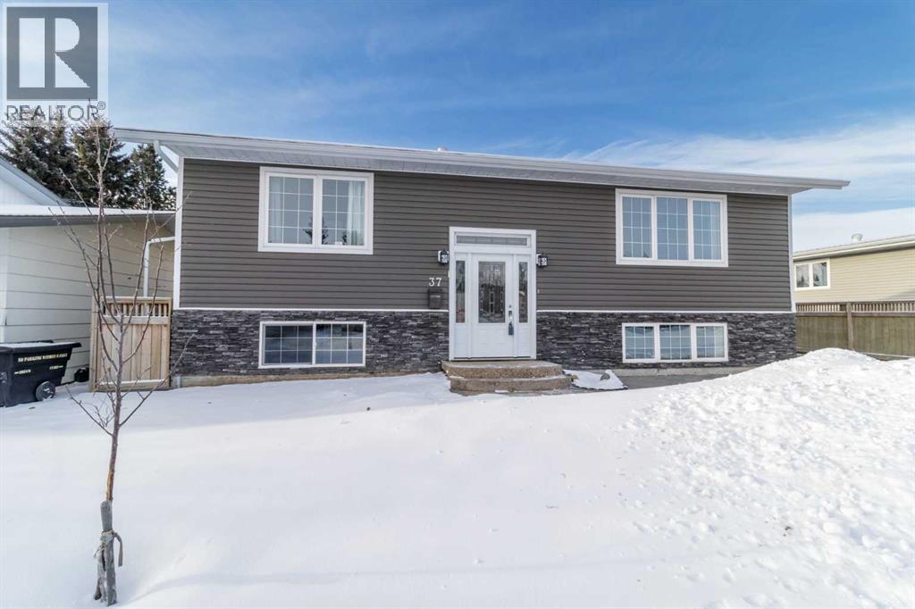 37 Northstar Drive, Lacombe, Alberta  T4L 1R7 - Photo 6 - A2296392