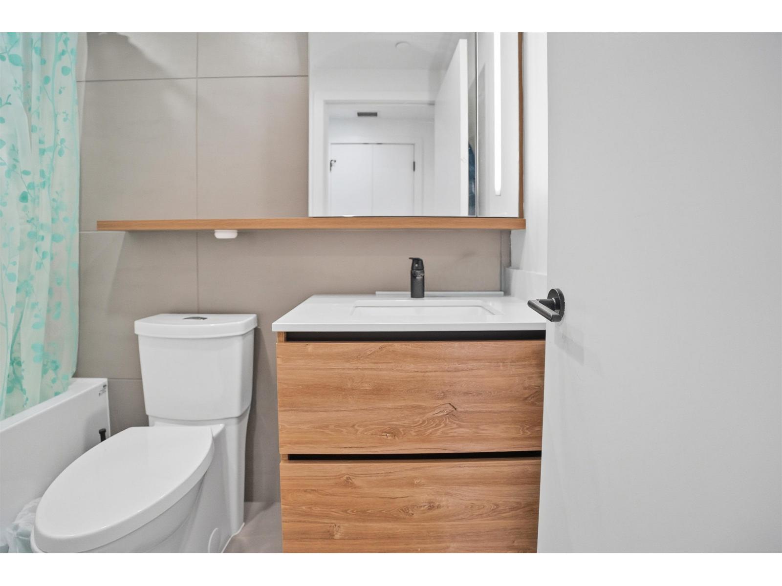 2602 10448 University Drive, Surrey, British Columbia  V3T 0S7 - Photo 8 - R3106598