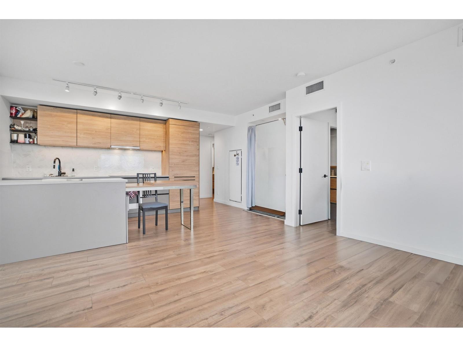 2602 10448 University Drive, Surrey, British Columbia  V3T 0S7 - Photo 4 - R3106598