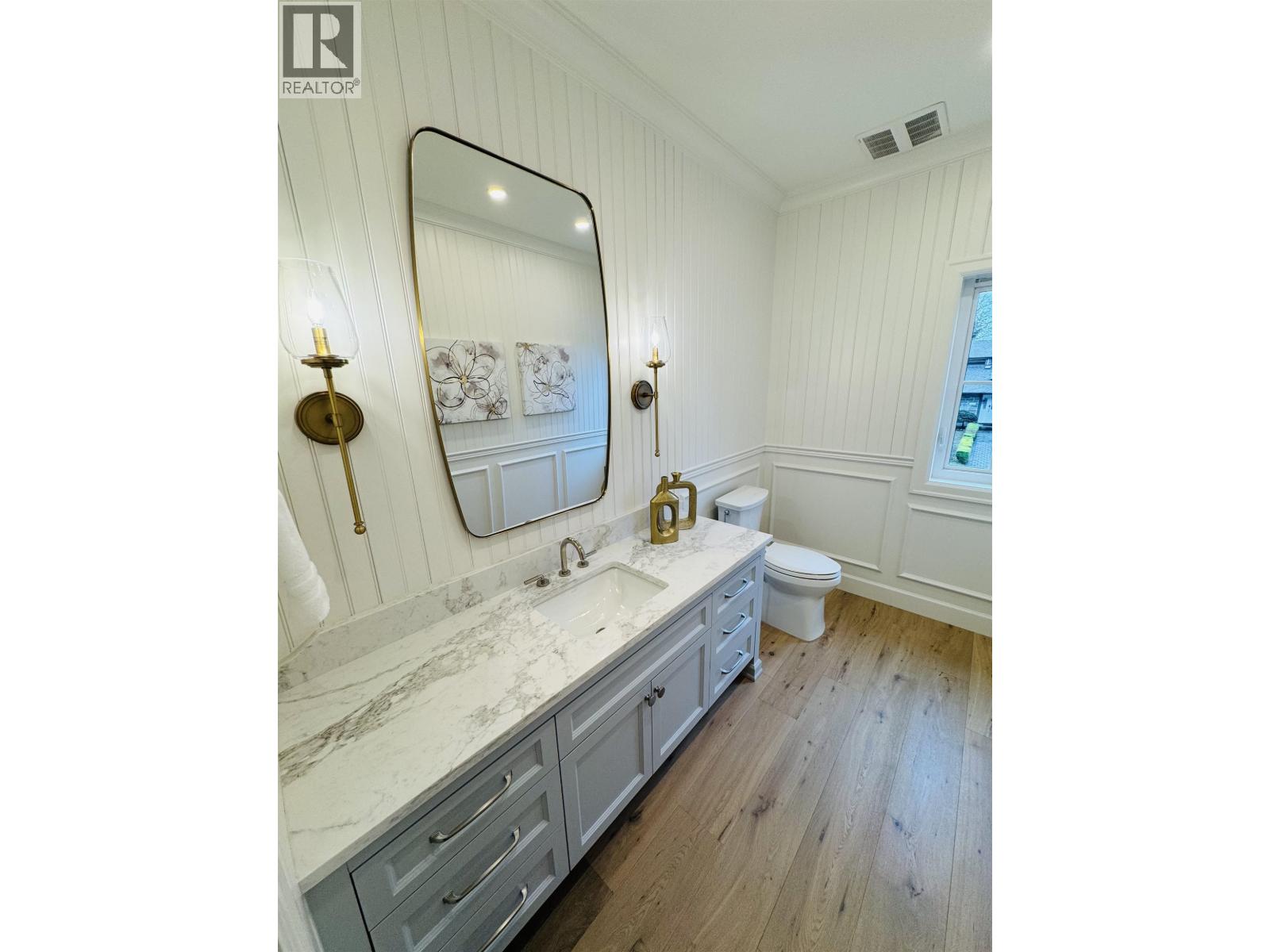 690 E Windsor Road, North Vancouver, British Columbia  V7N 1K7 - Photo 12 - R3068043