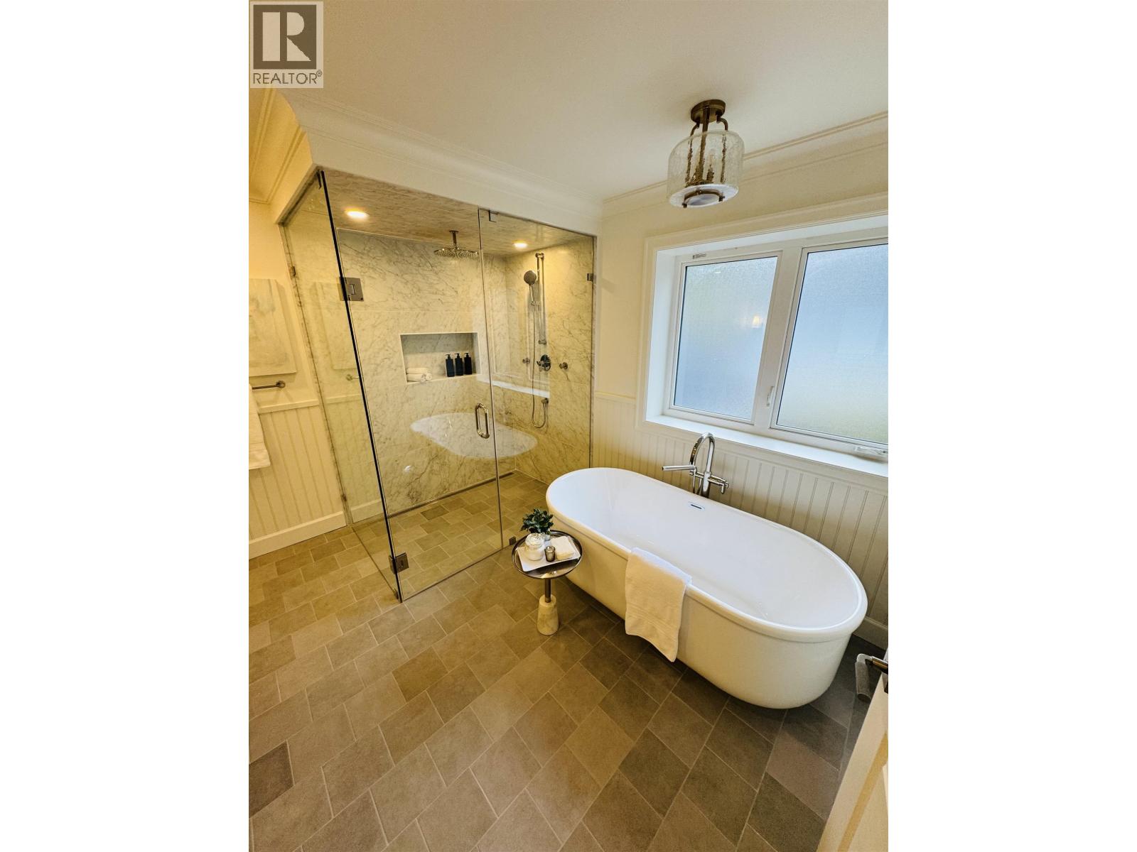 690 E Windsor Road, North Vancouver, British Columbia  V7N 1K7 - Photo 17 - R3068043