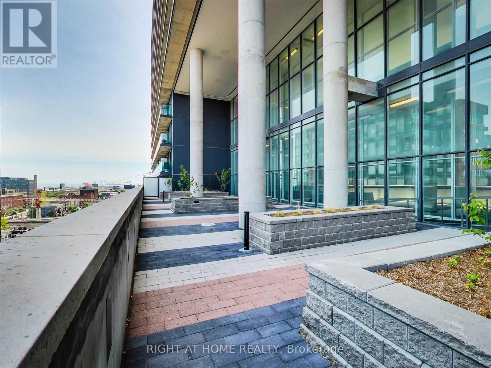 831w - 36 Lisgar Street, Toronto, Ontario  M6J 0C7 - Photo 24 - C12956386