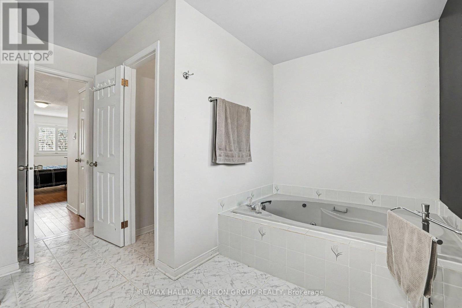 56 Townsend Drive, Ottawa, Ontario  K2J 2V4 - Photo 15 - X12956388