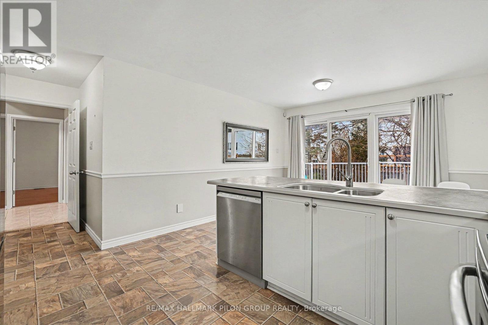 56 Townsend Drive, Ottawa, Ontario  K2J 2V4 - Photo 8 - X12956388