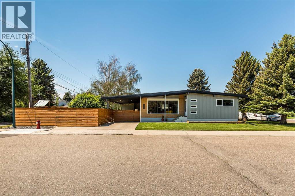 1806 17a Street S, Lethbridge, Alberta  T1K 1Z8 - Photo 1 - A2298877