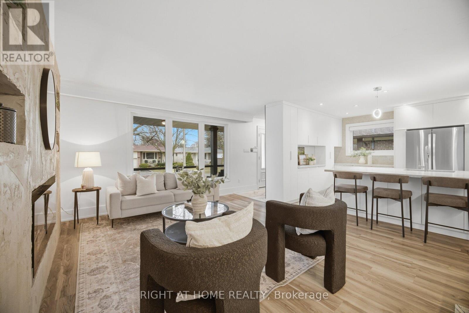 1492 Agnew Road, Mississauga, Ontario  L5J 3G9 - Photo 4 - W12956392