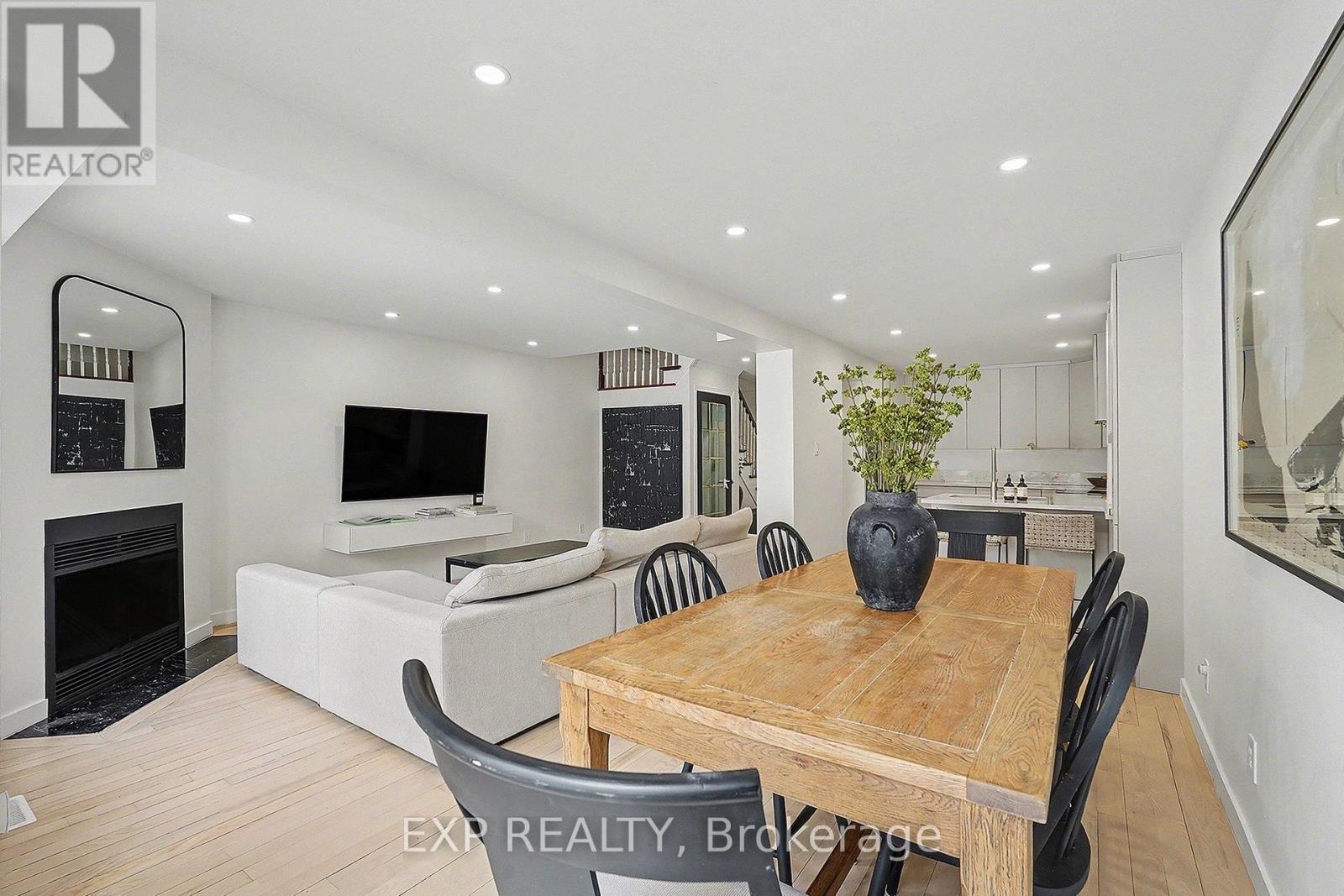 15 Hendrie Court, Ottawa, Ontario  K2L 4A4 - Photo 10 - X12868868